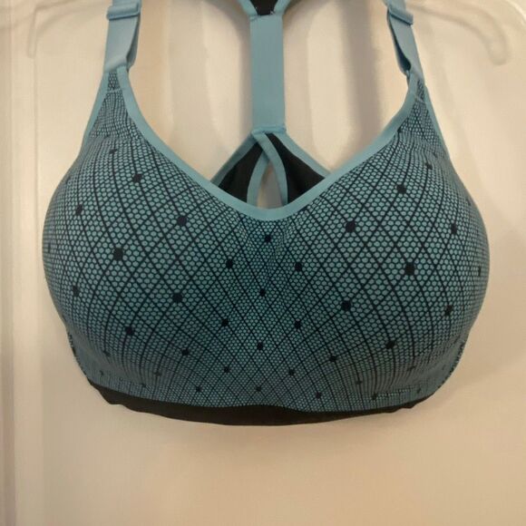 Victoria’s Secret incredible sports bra size 36DD - Picture 3 of 8